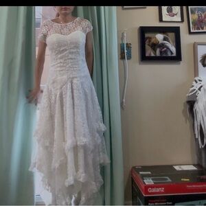 Women’s small Elegant cream Lace Dress